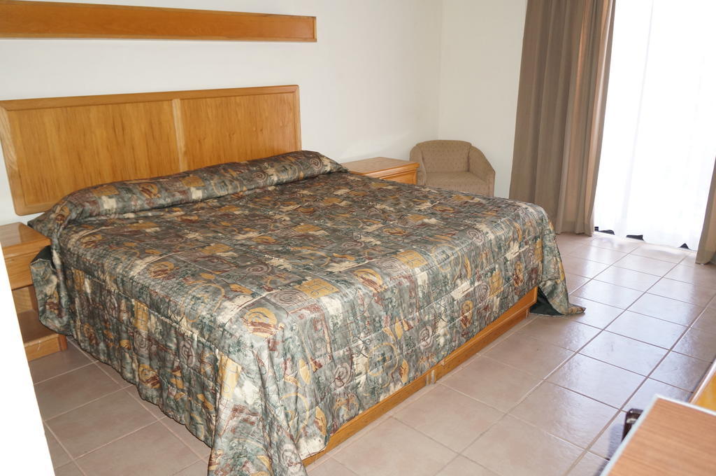 Maria Luisa Inn & Suites Juarez  Room photo