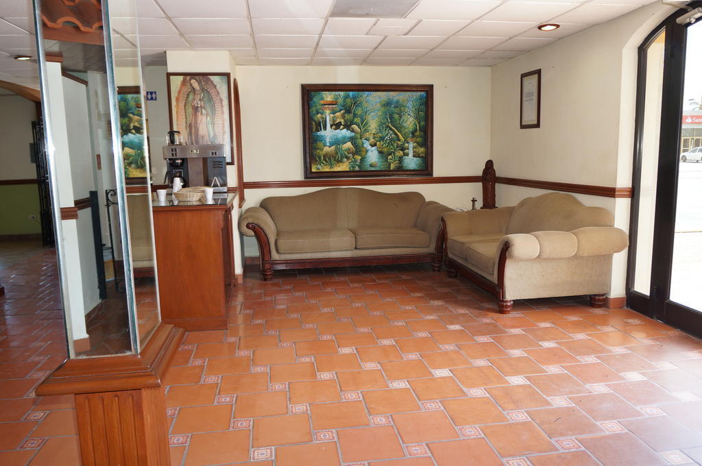 Maria Luisa Inn & Suites Juarez  Room photo