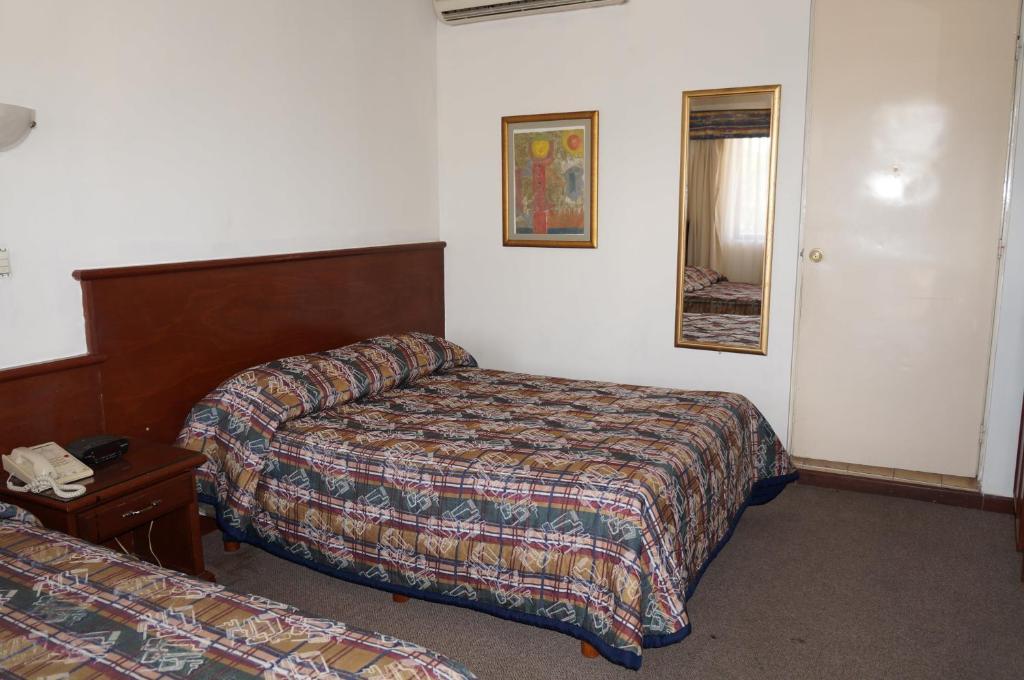 Maria Luisa Inn & Suites Juarez  Exterior photo