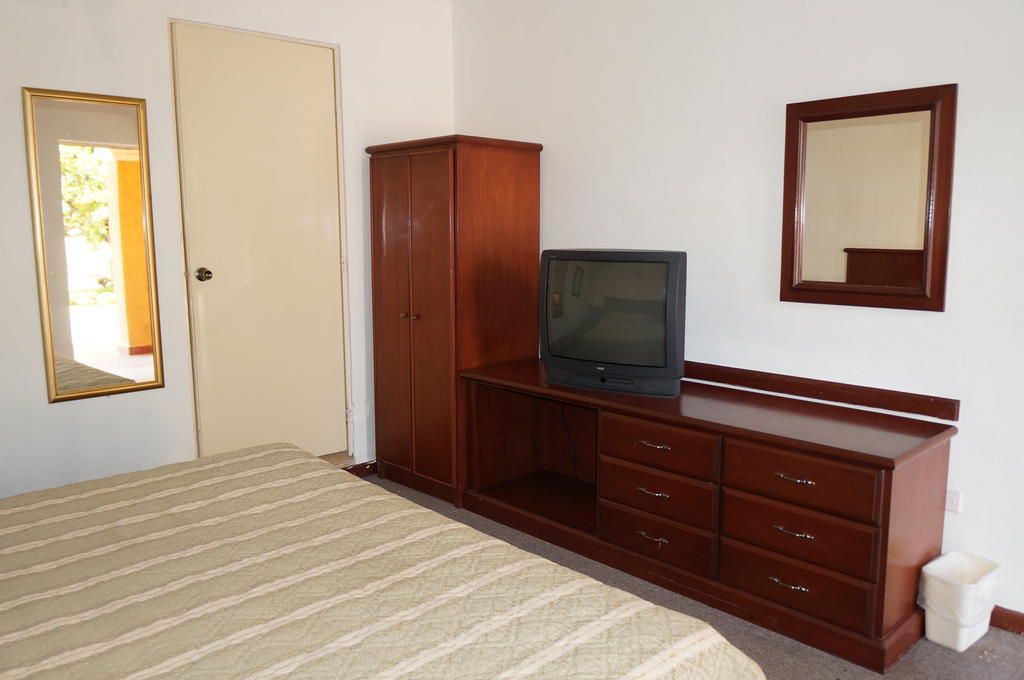 Maria Luisa Inn & Suites Juarez  Exterior photo